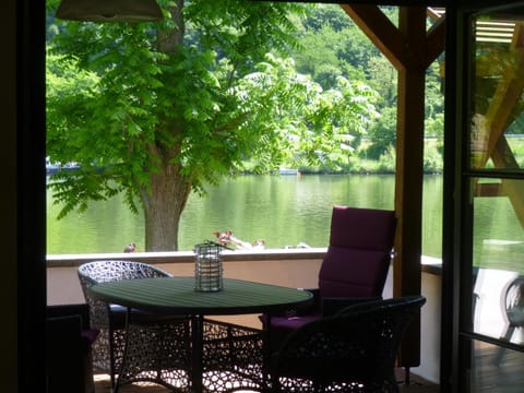 Balcony/Terrace, Mountain view, River view