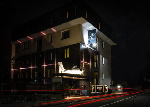 Property building, Facade/entrance