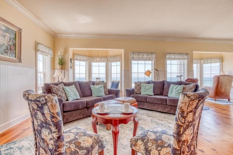 SandeCastle House in Lincoln City