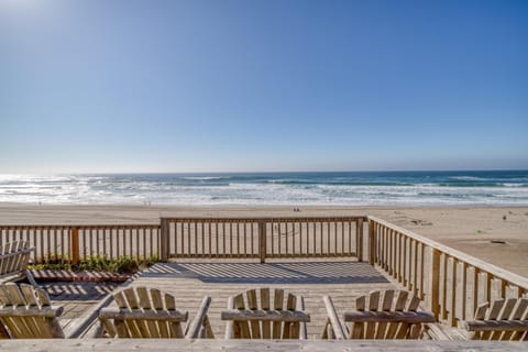 SandeCastle House in Lincoln City