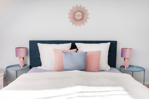 Staff, Bed, Photo of the whole room, Bedroom, wedding