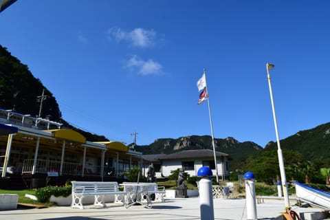 Facade/entrance, Natural landscape