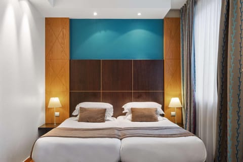 Photo of the whole room, On site