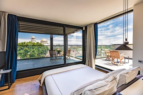 Bed, Natural landscape, View (from property/room), Balcony/Terrace, Bedroom