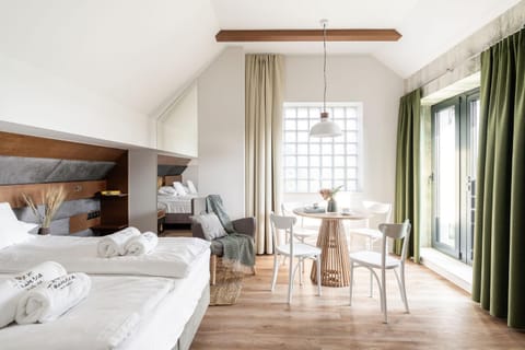 Bed, Balcony/Terrace, Seating area, Bedroom