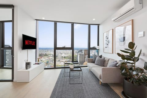 TV and multimedia, Living room, Seating area, City view