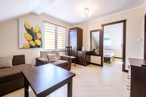 TV and multimedia, Photo of the whole room, Bedroom