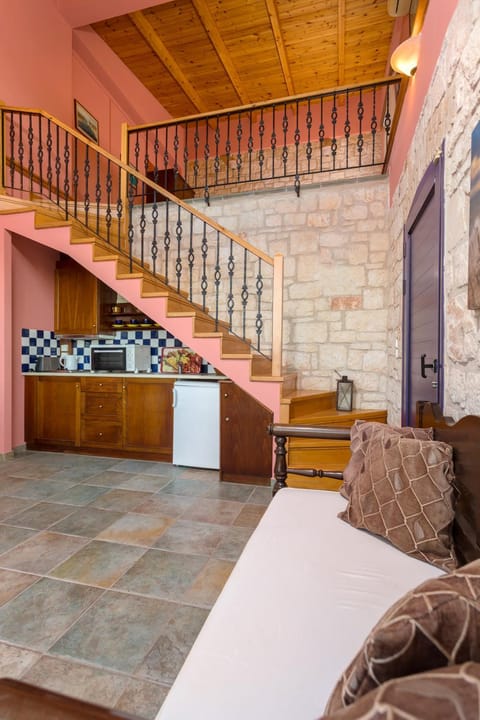 Kitchen or kitchenette, Seating area