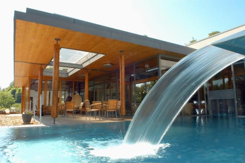 Facade/entrance, Spa and wellness centre/facilities, Spa and wellness centre/facilities, Swimming pool