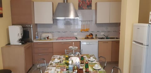 Coffee/tea facilities, Kitchen or kitchenette, Communal kitchen, Buffet breakfast