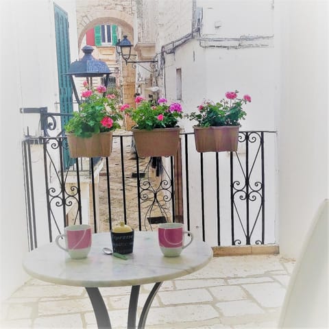 Balcony/Terrace, City view, Street view