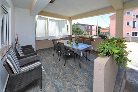 Patio, Day, View (from property/room), Balcony/Terrace, Seating area, Dining area
