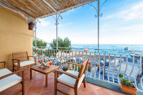 Property building, Balcony/Terrace