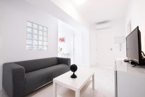 Communal lounge/ TV room, Living room