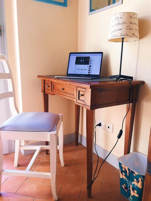 Library, Decorative detail, Seating area, Garden view