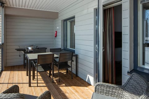 Patio, BBQ facilities, Seating area, Dining area