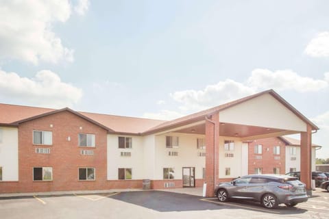 Property building, Day, On site, Time of day