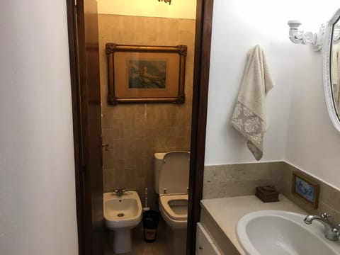 Toilet, Area and facilities