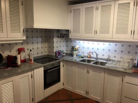 Dining area, Communal kitchen, Drinks