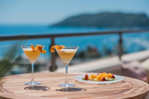 Lounge or bar, Swimming pool