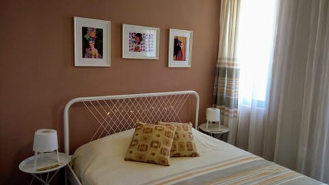 Bed, Bedroom, Family