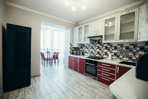 Kitchen or kitchenette, Dining area, minibar, pet friendly, stove