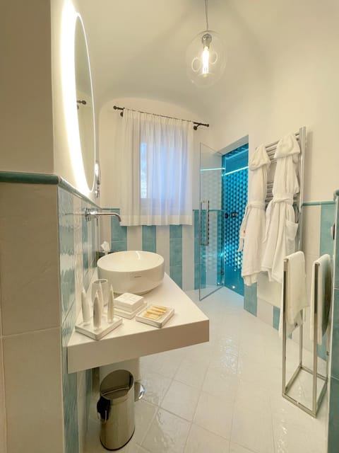Shower, Toilet, Sauna, Steam room, Bathroom, Spa and wellness centre/facilities, bidet