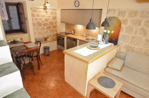 Hanna's vacation home - top location Apartment in Dobrota