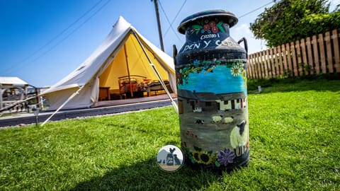 Yr Wyddfa Bell Tent - Pen Cefn Farm, Abergele, Conwy Luxury tent in Wales