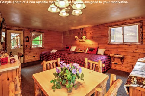 TV and multimedia, Living room, Photo of the whole room, Seating area, Dining area, Bedroom