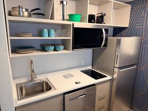 MainStay Suites Indianapolis Northwest - College Park Hotel in Pike Township