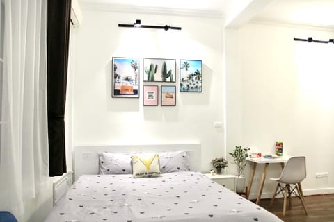 Bed, Photo of the whole room, Bedroom