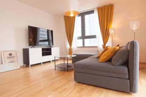 Communal lounge/ TV room, TV and multimedia, Living room, Seating area