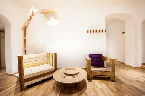 Facade/entrance, Lobby or reception, Decorative detail