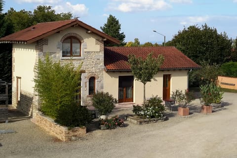 Facade/entrance, Balcony/Terrace
