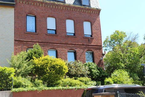 Facade/entrance, Garden