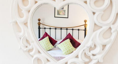 Bed, Decorative detail, Decorative detail, Bedroom