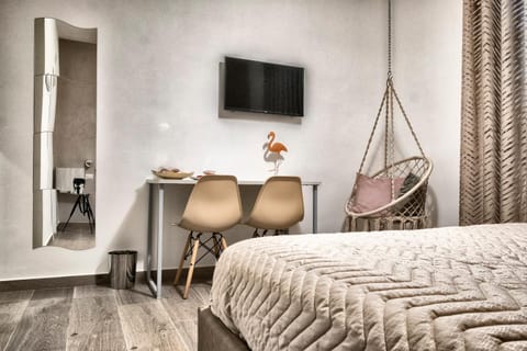Bed, Photo of the whole room, Decorative detail