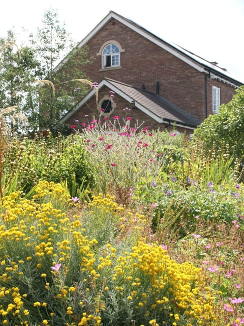 Property building, Spring, Summer, Garden, Garden, On site, Garden view