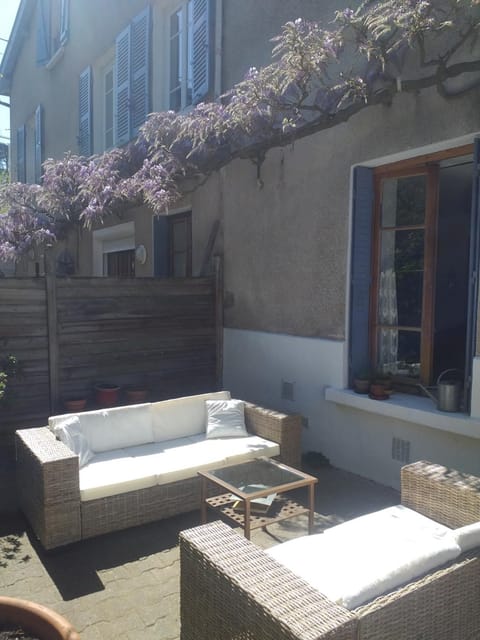 clos st Joseph Bed and Breakfast in Lyon