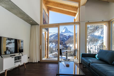 Balcony/Terrace, Seating area, Mountain view