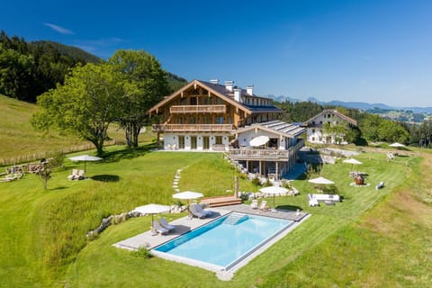 Property building, Natural landscape, Garden view, Mountain view, Swimming pool, Swimming pool