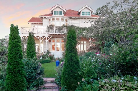Facade/entrance, Garden, Garden view, Sunset