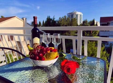 View (from property/room), Balcony/Terrace