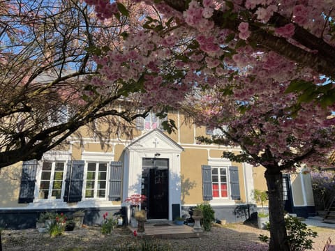 Property building, Facade/entrance, Spring, Day, Internal: Not applicable to any particular room