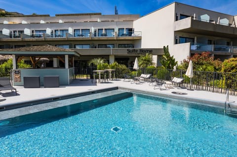 Swimming pool, Swimming pool