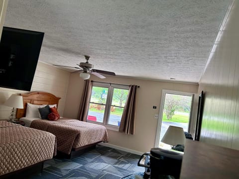 Stony Creek Motel Hotel in Maggie Valley