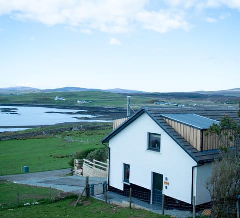 Lochanside Apartment in Scotland