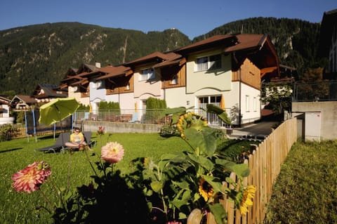 BBQ facilities, Garden, Balcony/Terrace