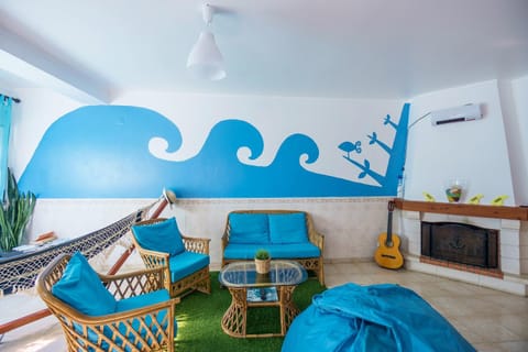 Communal lounge/ TV room, TV and multimedia, Living room, Dining area